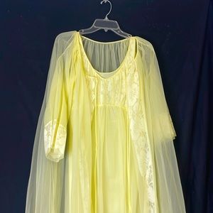 2 piece vintage yellow nighty